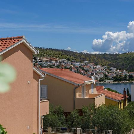 Apartmani Cesarica Traù Esterno foto
