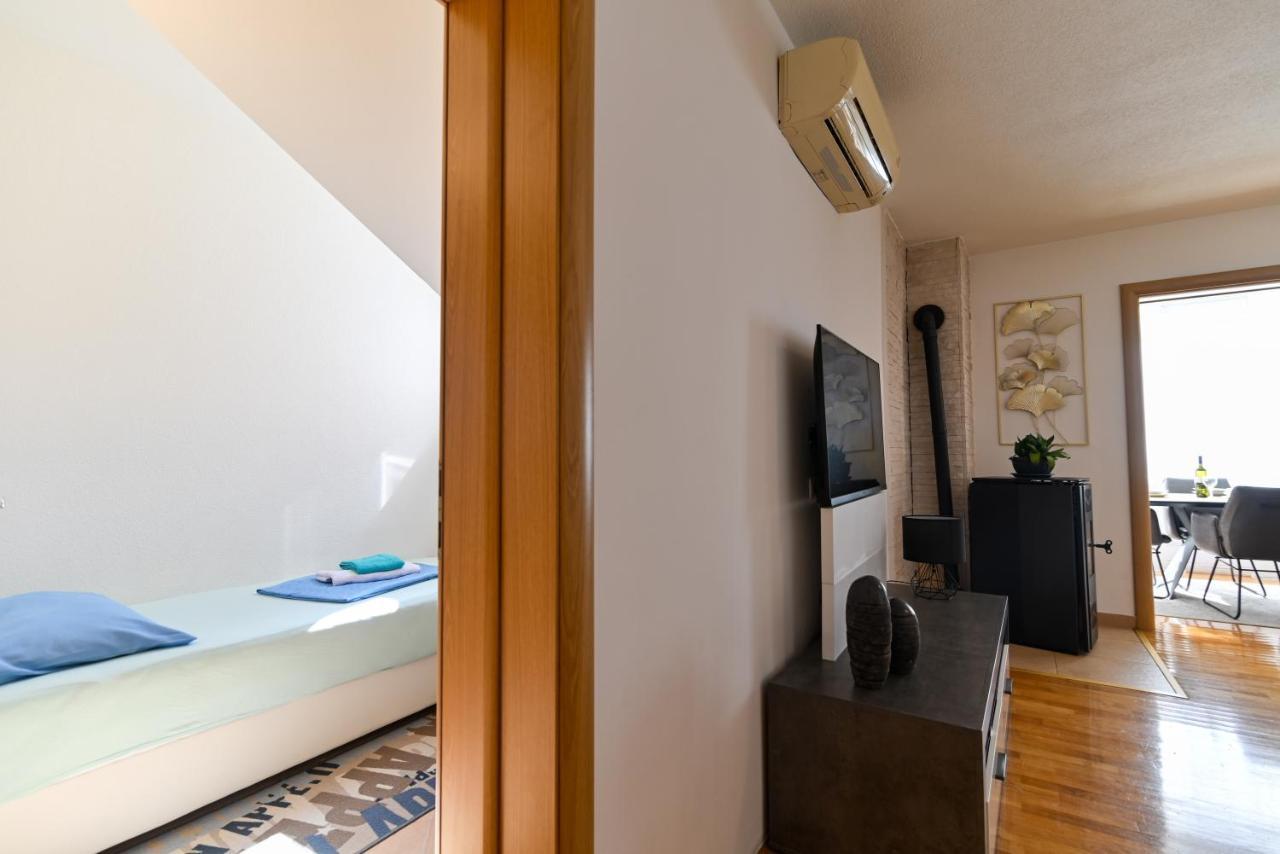 Apartmani Cesarica Traù Esterno foto