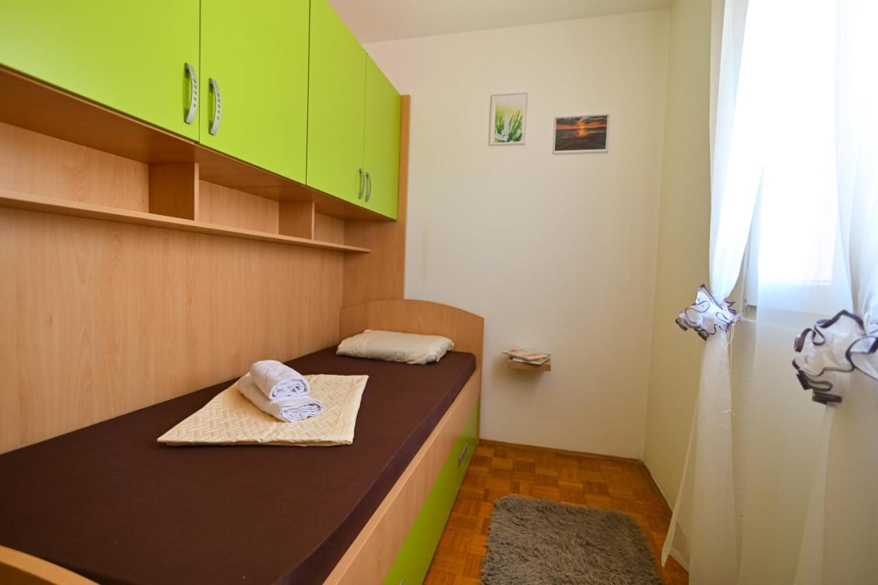 Apartmani Cesarica Traù Esterno foto