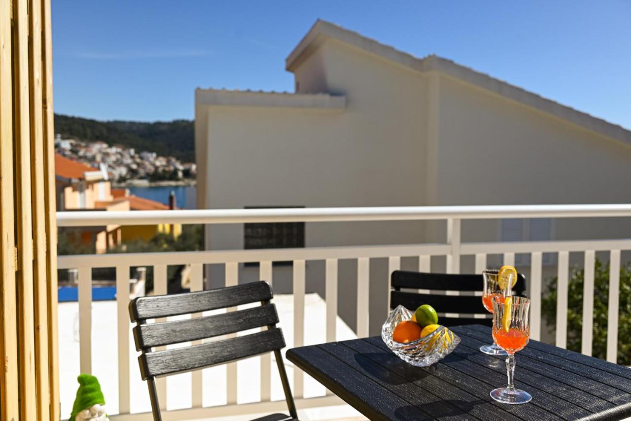 Apartmani Cesarica Traù Esterno foto