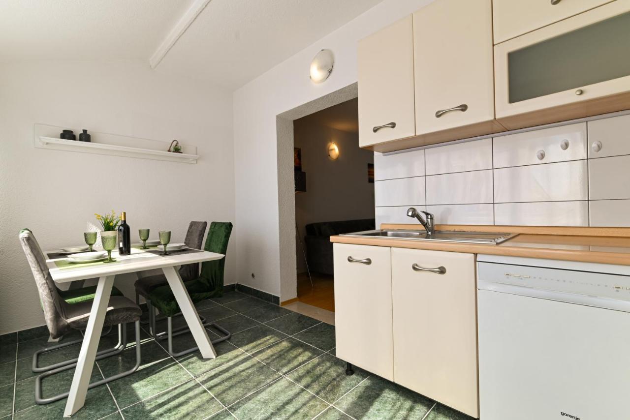 Apartmani Cesarica Traù Esterno foto