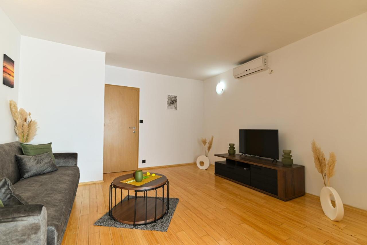 Apartmani Cesarica Traù Esterno foto
