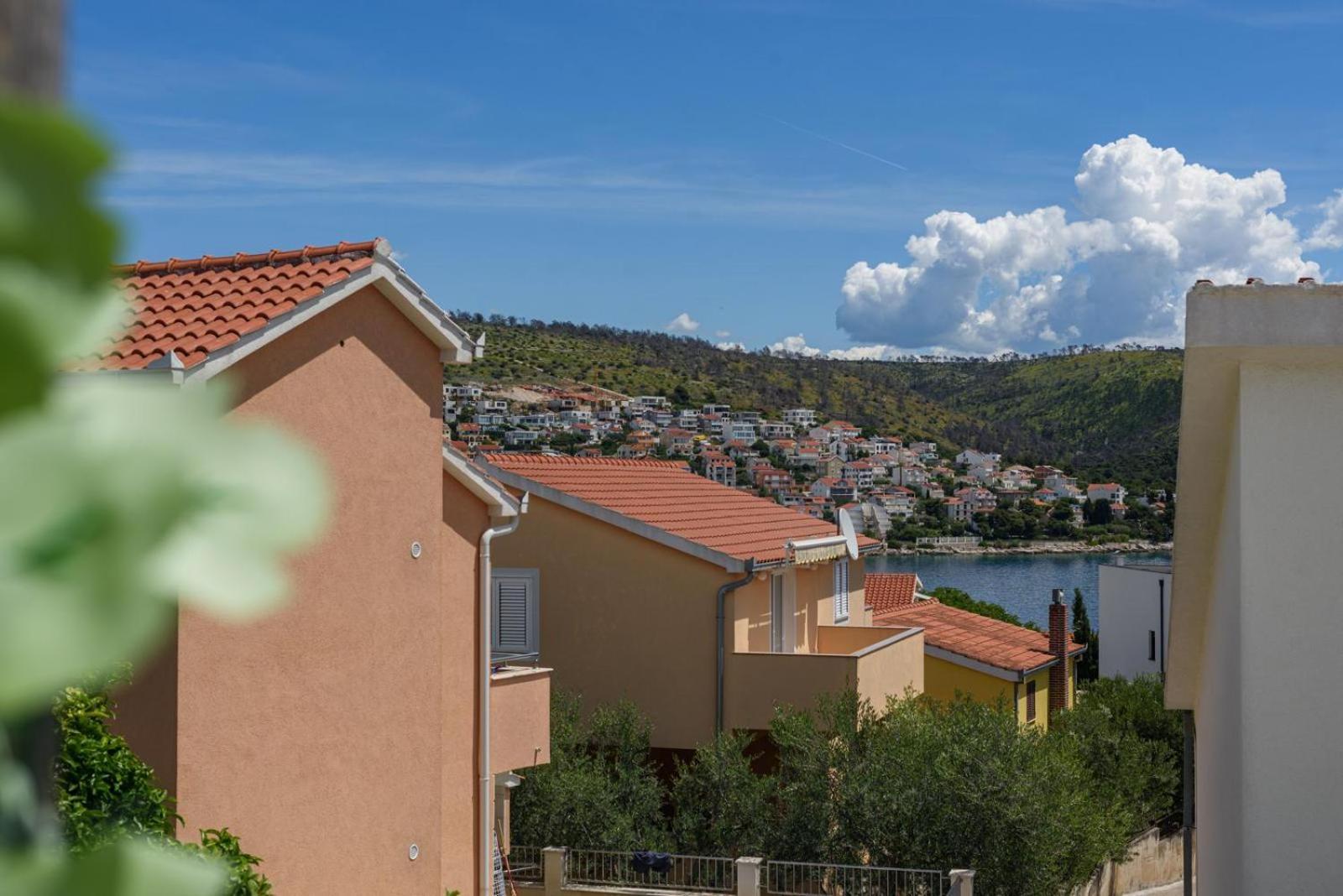 Apartmani Cesarica Traù Esterno foto